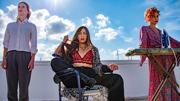 "Όλο σπίτι, κρεβάτι κι εκκλησία" στο θέατρο Δρόμος