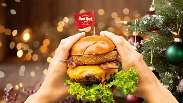 Το πνεύμα των Χριστουγέννων στο "Hard Rock Cafe Athens"