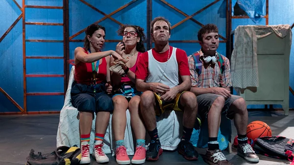 Δείτε πρώτες φωτογραφίες από την πρεμιέρα της παράστασης "Τζέλα, Λέλα, Κόρνας και… ο Κλεομένης"