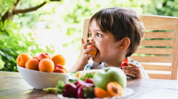 Μια διατροφολόγος δίνει τα 6 tips που πρέπει να ξέρουμε όλοι οι γονείς