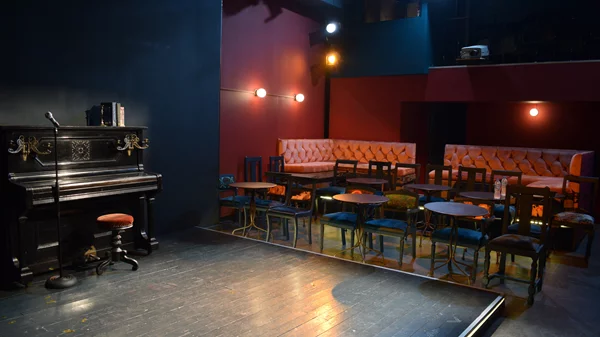 Το Red Jasper απευθύνει ανοιχτή πρόσκληση για το 4ο Φεστιβάλ Σύγχρονου Καλλιτεχνικού Καμπαρέ