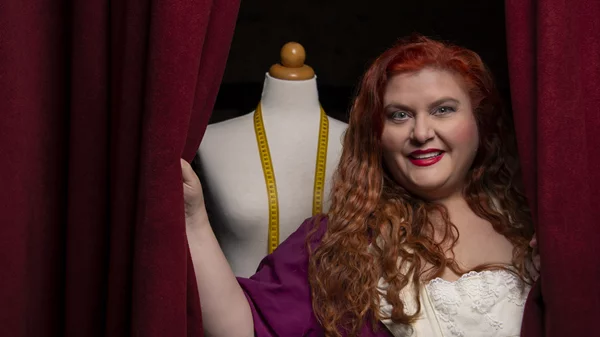 Η γεννημένη θεατρίνα "Μπουμπού" επιστρέφει στο Εν Αθήναις