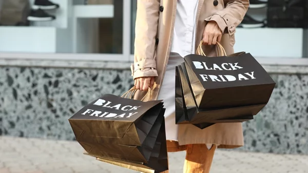 Η ψυχολογία της Black Friday: Οι 2 παράγοντες που επηρεάζουν τις αγορές μας