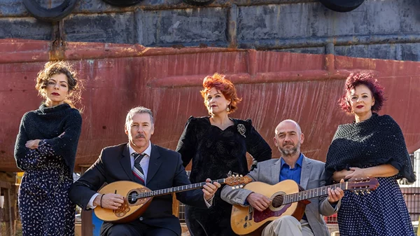 "Με φώναζαν ΝτελιΜαρίκα": 75 λεπτά παρέα με τη Μαρίκα Νίνου στα Εξάρχεια