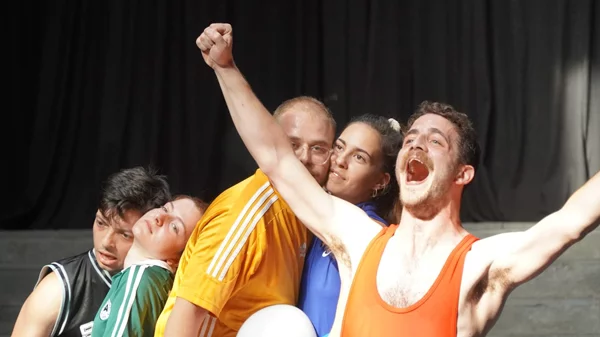 Το Θέατρο "Μπέλλος" συνεχίζει με ένα δυναμικό προγραμματισμό μέχρι τον Ιούνιο