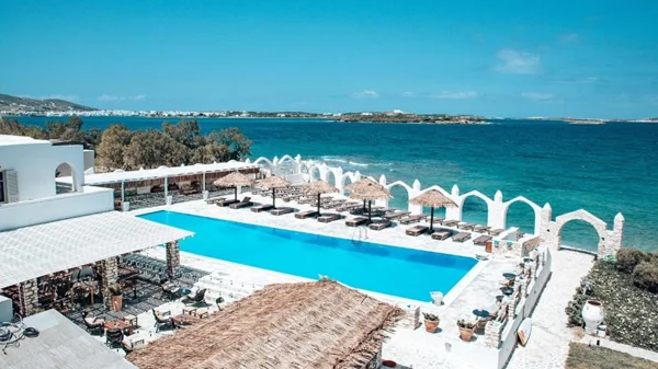 Η HotelBrain αποκτά το πρώην Selina Paros