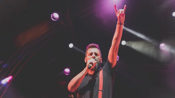 Ο Σπύρος Γραμμένος γιορτάζει "Δεκαπέντε χρόνια δίσκους"