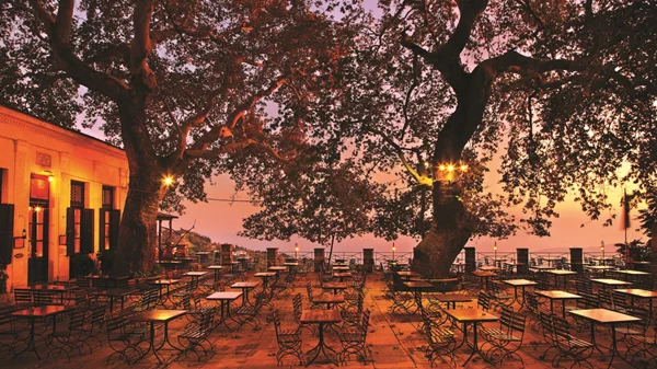 Ποιους προορισμούς επιλέγουν οι Έλληνες για το τριήμερο της 28ης Οκτωβρίου;