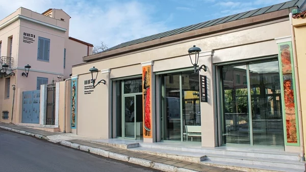 Ξεναγούμαστε σε μια γειτονιά του 19ου αι. στο Μουσείο Νεότερου Ελληνικού Πολιτισμού