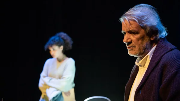 Φίλιππος Σοφιανός: "Χρήσιμο είναι το θέατρο που μπαίνεις μέσα και δεν βγαίνεις ήσυχος"