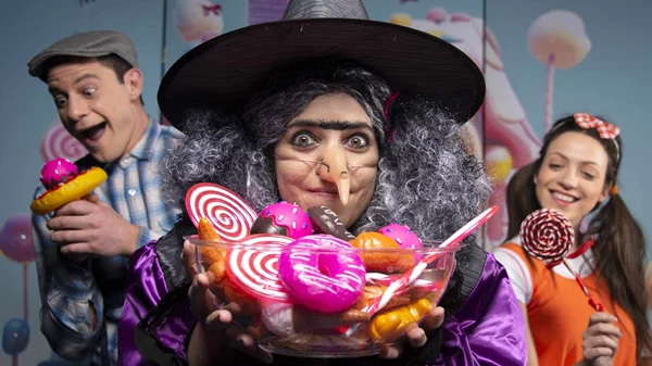 Παραμυθένιες περιπέτειες στο Θέατρο Αυλαία με "Κοκκινοσκουφίτσα" & "Χάνσελ και Γκρέτελ"