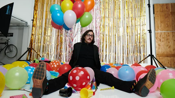 "Κωνσταντίνος Μπούρας-Μπαϊμάκος+Friends": Πέντε βραδιές κωμωδίας στο Γκάζι