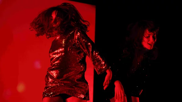 Δύο χορευτικές παραστάσεις στο ΠΛ.ΥΦ.Α.