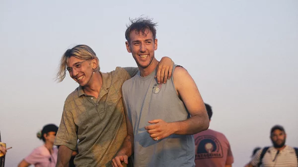 Ο Βασίλης Κεκάτος και οι Άγριες Μέρες του: "Έγινα σκηνοθέτης επειδή δεν μπορώ να είμαι ποιητής"