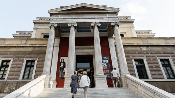 Συνεχίζονται οι ξεναγήσεις στις περιοδικές εκθέσεις του Εθνικού Ιστορικού Μουσείου