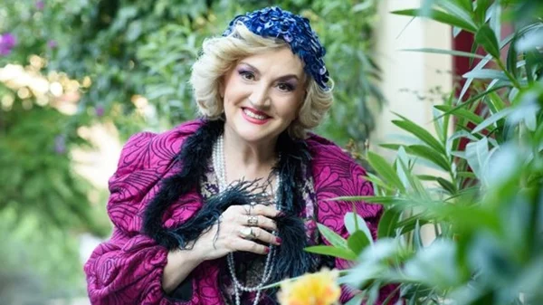 Η Υρώ Μανέ ξανασυναντά τη "Μητέρα του σκύλου"