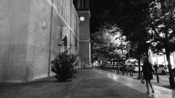 "Night in Athens": Τι συμβαίνει στην πόλη μόλις πέσει το σκοτάδι;