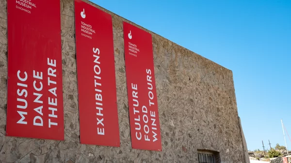 Γυναίκες στην τέχνη και την παράδοση: Ένα νέο φεστιβάλ γεννιέται στη Σαντορίνη