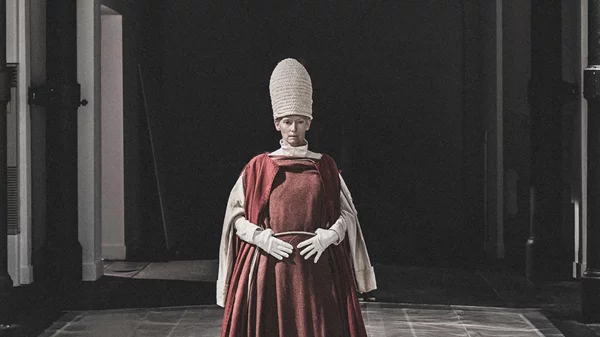 Η Τίλντα Σουίντον και ο Ολιβιέ Σαγιάρ μεταξύ παρουσίας και απουσίας