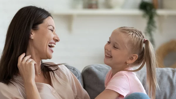 Οι καλοί γονείς αντιστέκονται στην παρόρμηση να "διορθώσουν" συναισθήματα