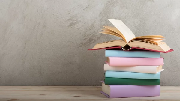 Το βιβλίο μυστηρίου "Μόρνα" παρουσιάζεται στο Booking Hill