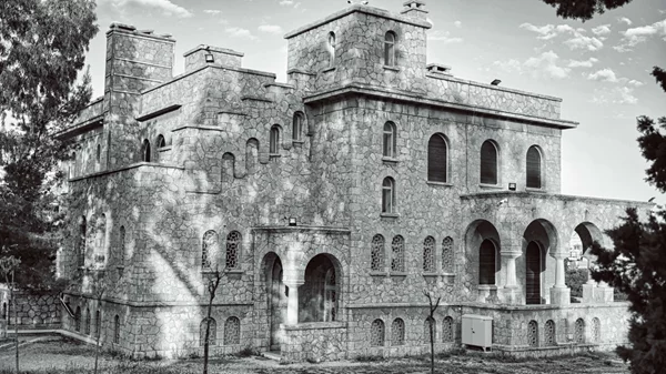 Τι θα συμβεί προσεχώς στην ιστορική Βίλα Ζωγράφου