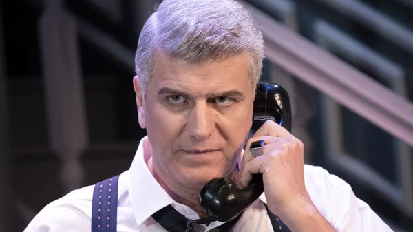 "Παγίδα" για τον Βλαδίμηρο Κυριακίδη στο θέατρο Ζίνα για δεύτερη χρονιά