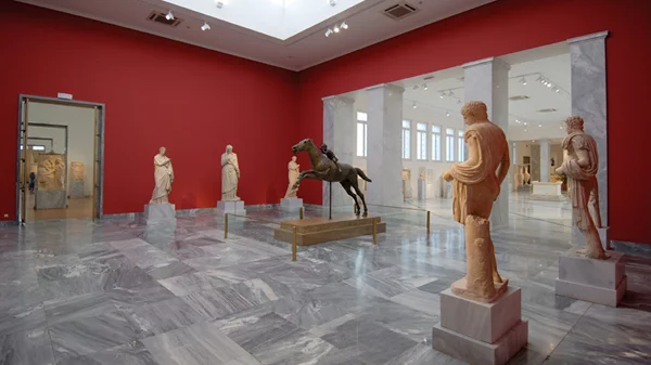 Πανσέληνος με νυχτερινές περιπλανήσεις στο Εθνικό Αρχαιολογικό Μουσείο