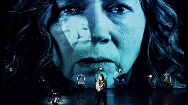 "Οδήγησε το αλέτρι σου πάνω από τα οστά των νεκρών": Η προπώληση άρχισε