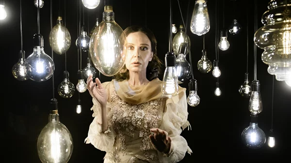 Ματαιώνεται η παράσταση του "Γυάλινου κόσμου" στο θέατρο Βράχων