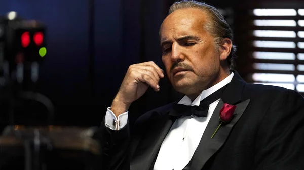 "Φτυστός" ο Μπράντο ο Μπίλι Ζέιν στο τρέιλερ του "Waltzing with Brando"