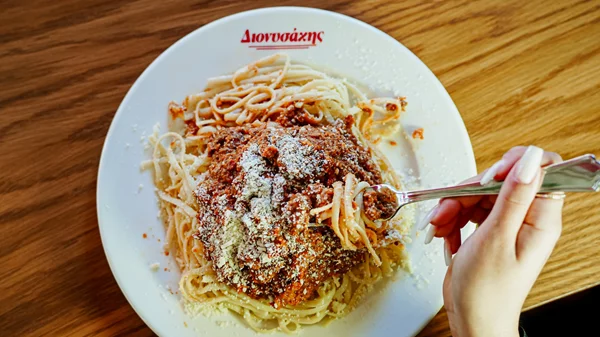 Ο Διονυσάκης φέρνει την κουζίνα της Ζακύνθου στην Αθήνα