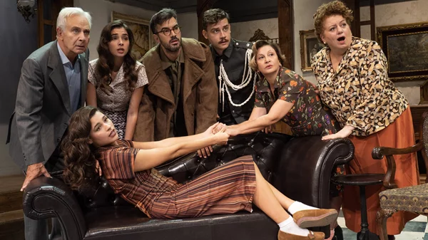 "Για μια Ζωή": Η νέα κωμωδία των Θανάση Παπαθανασίου και Μιχάλη Ρέππα συνεχίζεται στο Θέατρο Πειραιώς 131