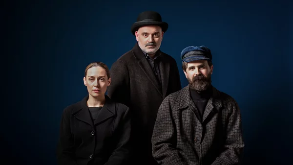 Η χαμένη μας επικοινωνία μέσα από τις "Καρέκλες" του Ιονέσκο στο θέατρο Αλκμήνη