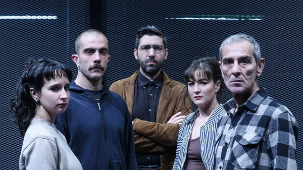 Το "Intra muros" συνεχίζει με αλλαγές στο καστ