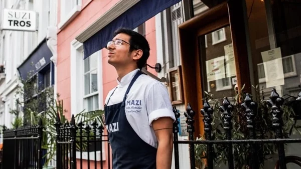 O John Σκοτίδας πιάνει αθηναϊκό πόστο στο "Abra Ovata"