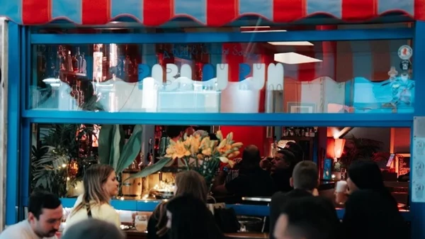 Το 'Baba Au Rum' υποδέχεται το 'Tabula Rasa'