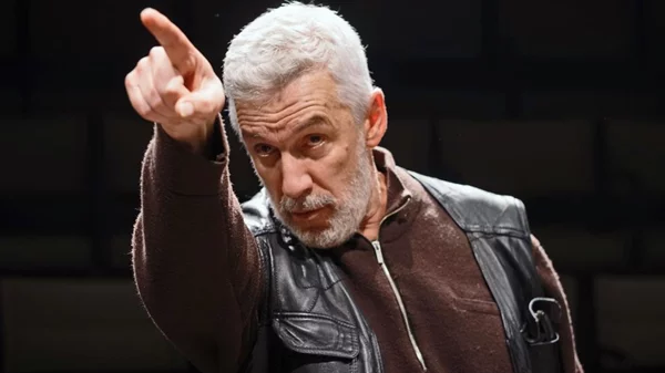 Ο Άρης Λεμπεσόπουλος σε δύο εμβληματικούς ρόλους