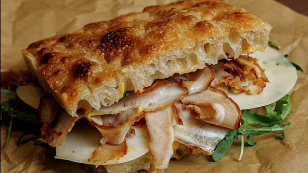 Zyme: Μια ζυμο-spritzeria στον Πειραιά