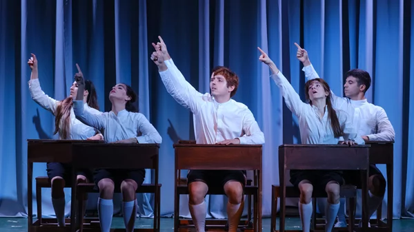 "Το κύμα"- 2η χρονιά: Το έργο που προβληματίζει ιδιαίτερα τους νέους