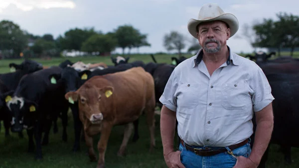 Το ντοκιμαντέρ "Φαγητό και χώρα" δίνει φωνή σε οραματιστές αγρότες και σεφ που κάνουν τη βιωσιμότητα πράξη