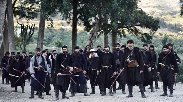 Κώστα Χαραλάμπους, πώς σκηνοθέτησες σαν πολεμικό έπος τον "Καπετάν Μιχάλη";