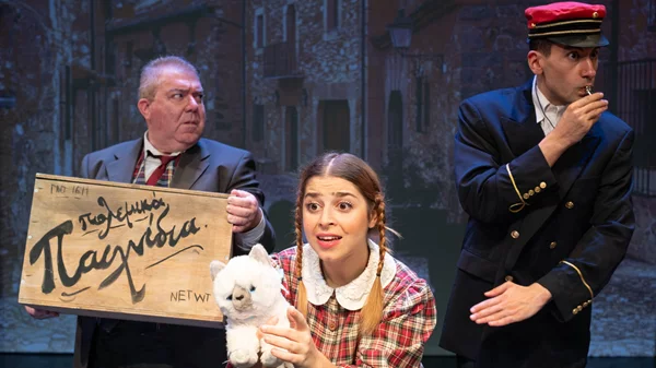 Τα "Ξύλινα σπαθιά" για δεύτερη χρονιά στο θέατρο Ήβη