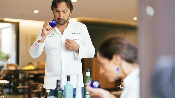 "Η ελιά είναι Delacroix": Μία διαφορετική γευσιγνωσία ελαιόλαδου με τον Αριστοτέλη Μέγκουλα