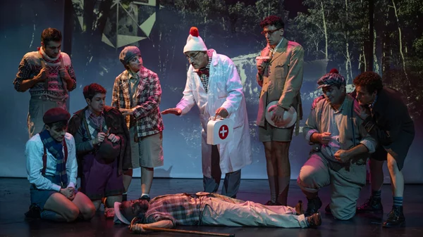 Παράταση παραστάσεων για τα "Ξύλινα σπαθιά" στο θέατρο Βρετάνια