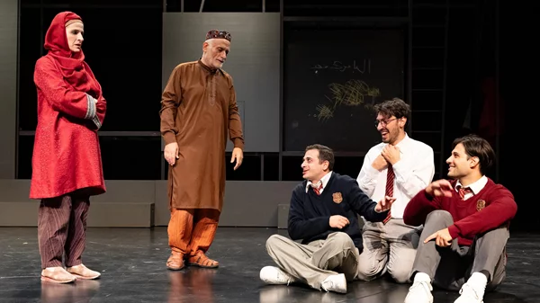 "Το αγόρι με τις δυο καρδιές": Μια βαθιά ανθρώπινη και συγκινητική ιστορία για τις γιορτές σε σκηνοθεσία Τάκη Τζαμαργιά στο Νέο Θέατρο "Κατερίνα Βασιλάκου"