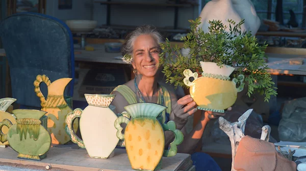 Συνεχίζεται το αφιέρωμα για τις σύγχρονες Ελληνίδες κεραμίστριες στο Mon Coin Studio