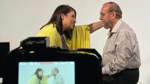 Ένα βίντεο για την αγάπη και τη διαφορετικότητα με αφορμή την παράσταση "Lemons lemons lemons lemons lemons" στο Ίδρυμα "Μιχάλης Κακογιάννης"