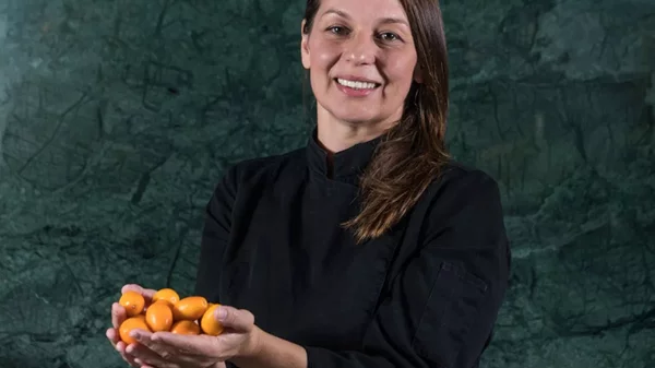 H σεφ Κωνσταντίνα Φάκλαρη στα "17 Χωριά"