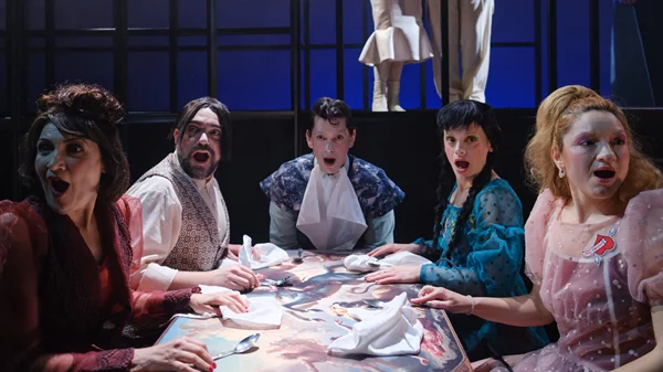 Πρώτες φωτογραφίες από τη "Βεγγέρα"  του Εθνικού Θεάτρου